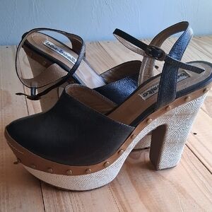 NWOT Black and Tan Platform Heels Size 8